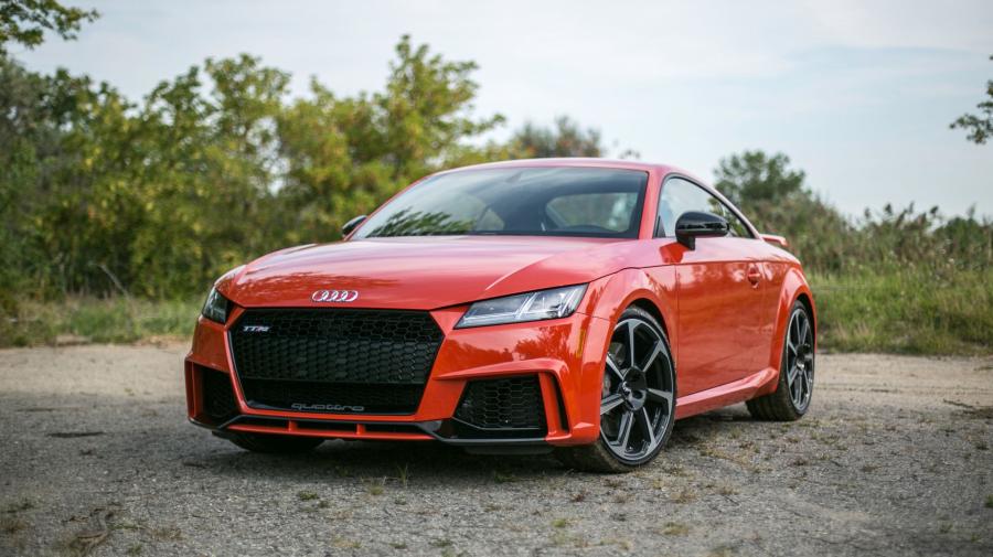  Audi TT RS Coupe (8S) 2017 года  (NA) (фото 23 из 36)